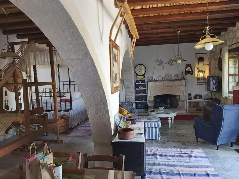 Aliki'S House 1+ 2 Guest House Polis Ngoại thất bức ảnh